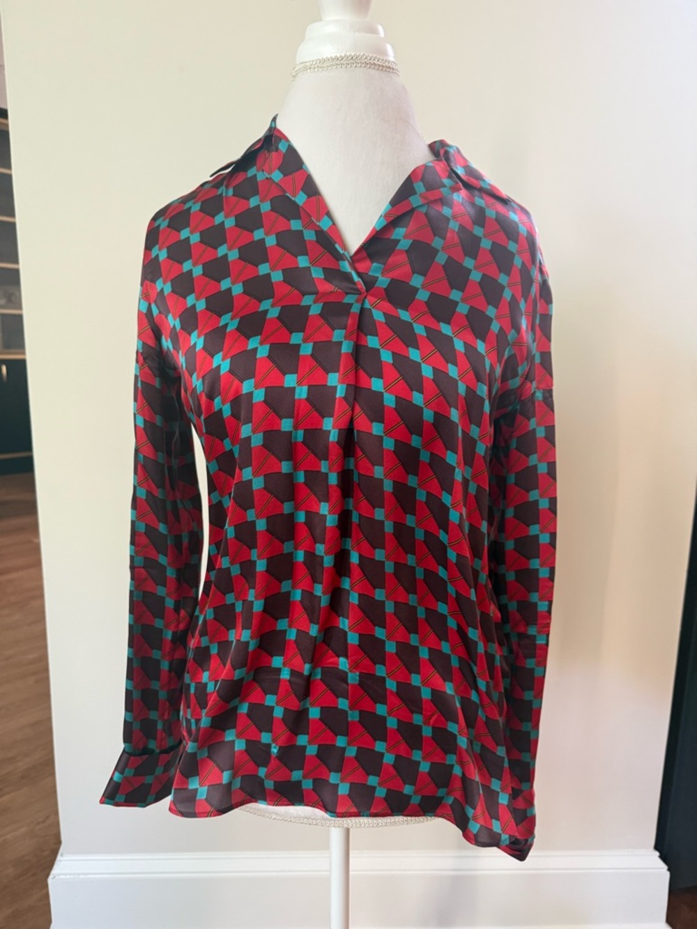 Geometric-Print Long Sleeve V-Neck Top in Red & Teal